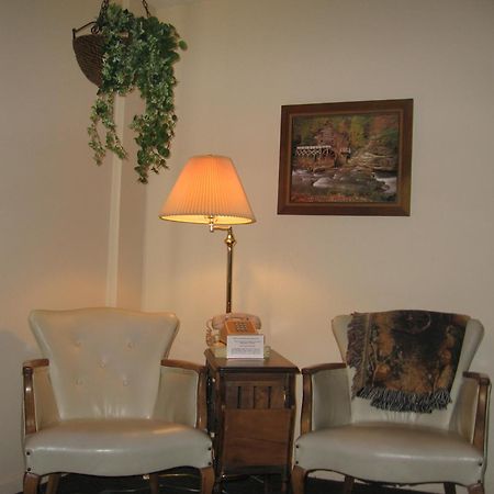 White Columns Motel Pine Mountain  Εξωτερικό φωτογραφία