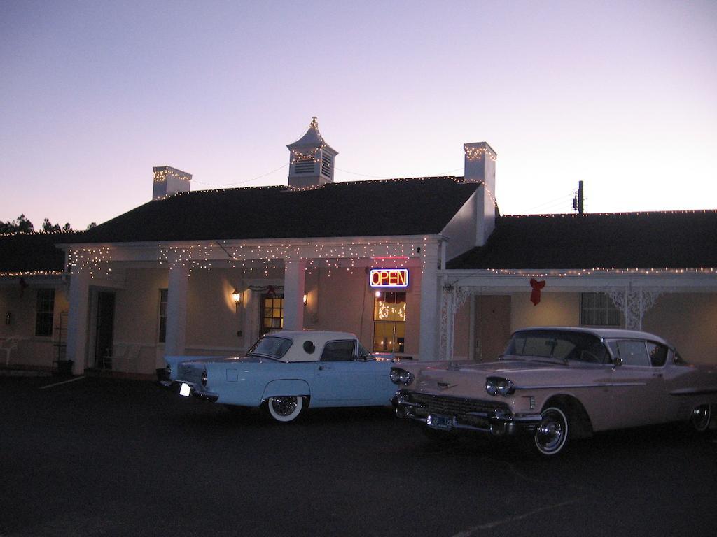 White Columns Motel Pine Mountain  Εξωτερικό φωτογραφία