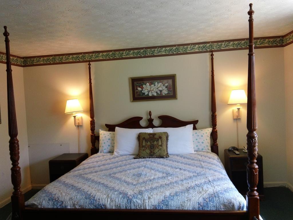 White Columns Motel Pine Mountain  Δωμάτιο φωτογραφία