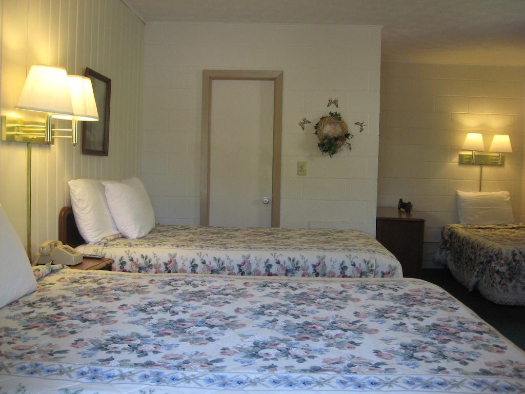 White Columns Motel Pine Mountain  Δωμάτιο φωτογραφία