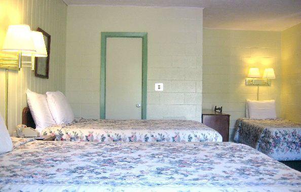 White Columns Motel Pine Mountain  Δωμάτιο φωτογραφία