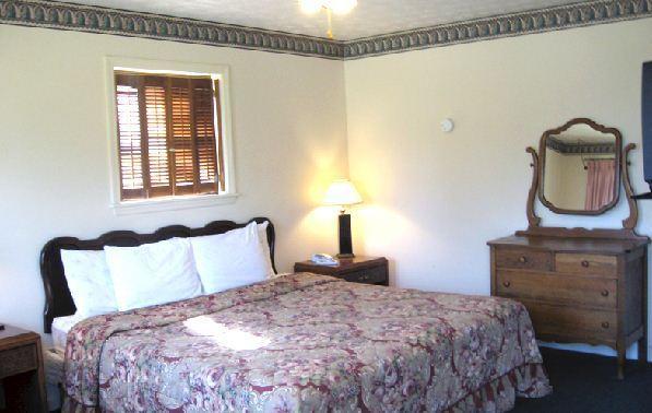 White Columns Motel Pine Mountain  Δωμάτιο φωτογραφία